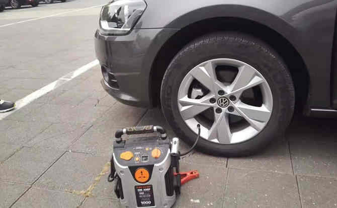 双江汽车搭电案例